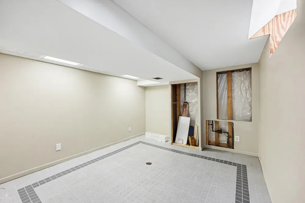 18039 S SUMMER LANE LANE Fraser City, MI 48026