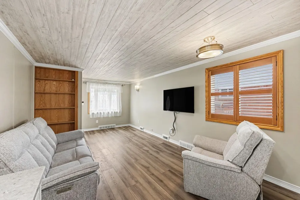 18039 S SUMMER LANE LANE Fraser City, MI 48026