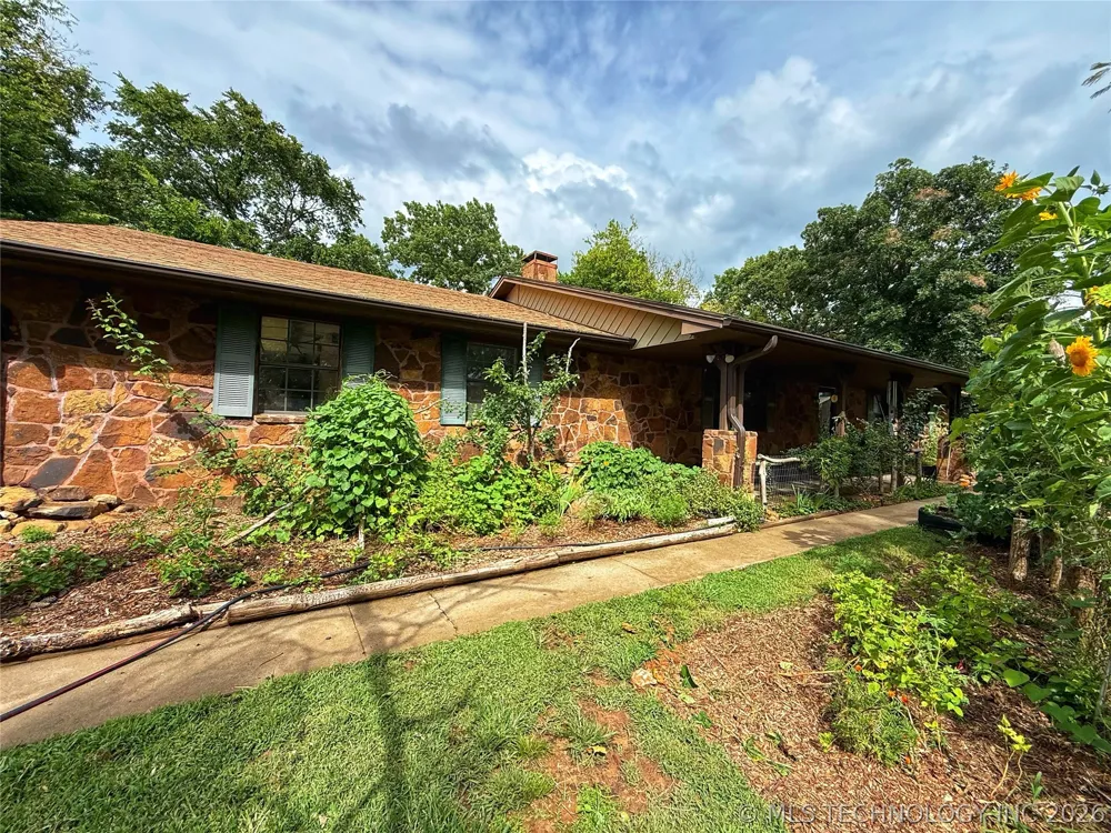 3512 3693P Holdenville, OK 74848