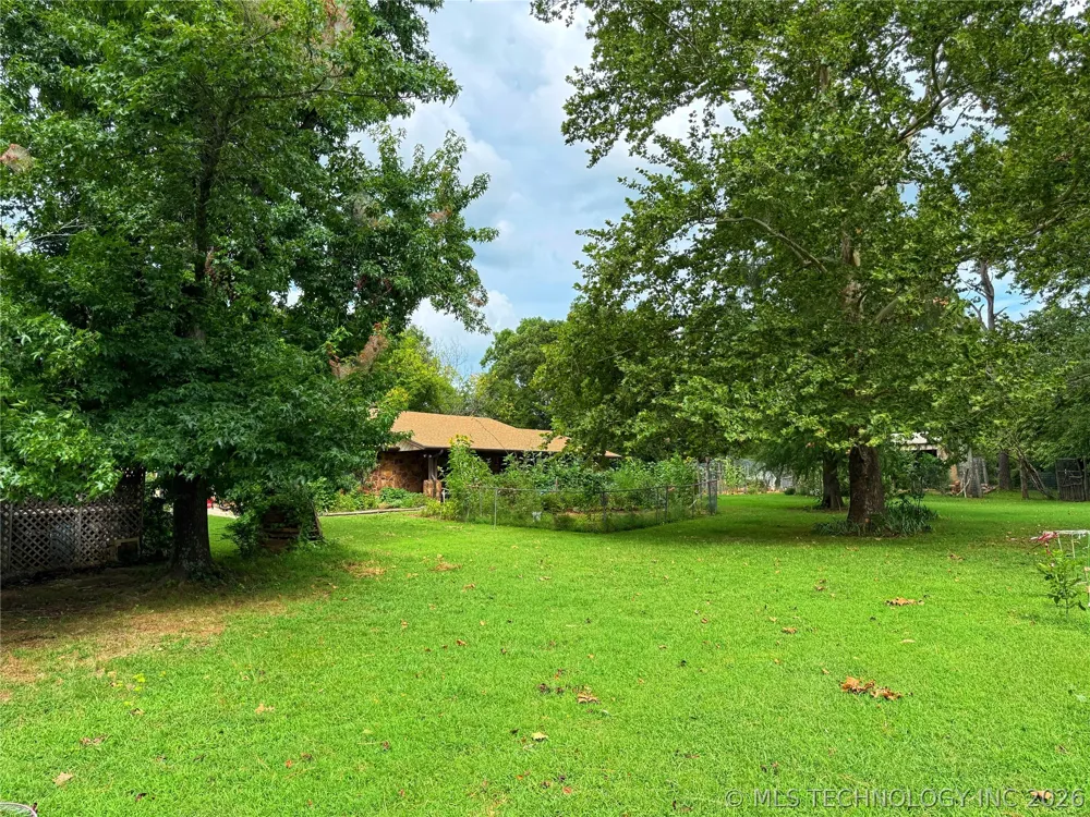 3512 3693P Holdenville, OK 74848