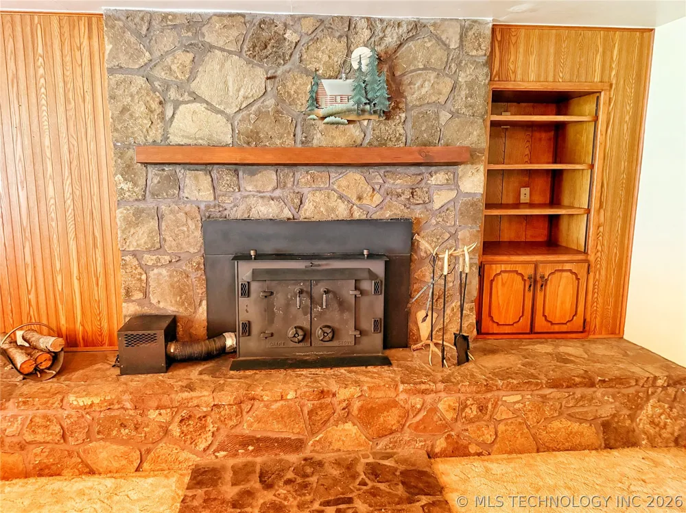 3512 3693P Holdenville, OK 74848