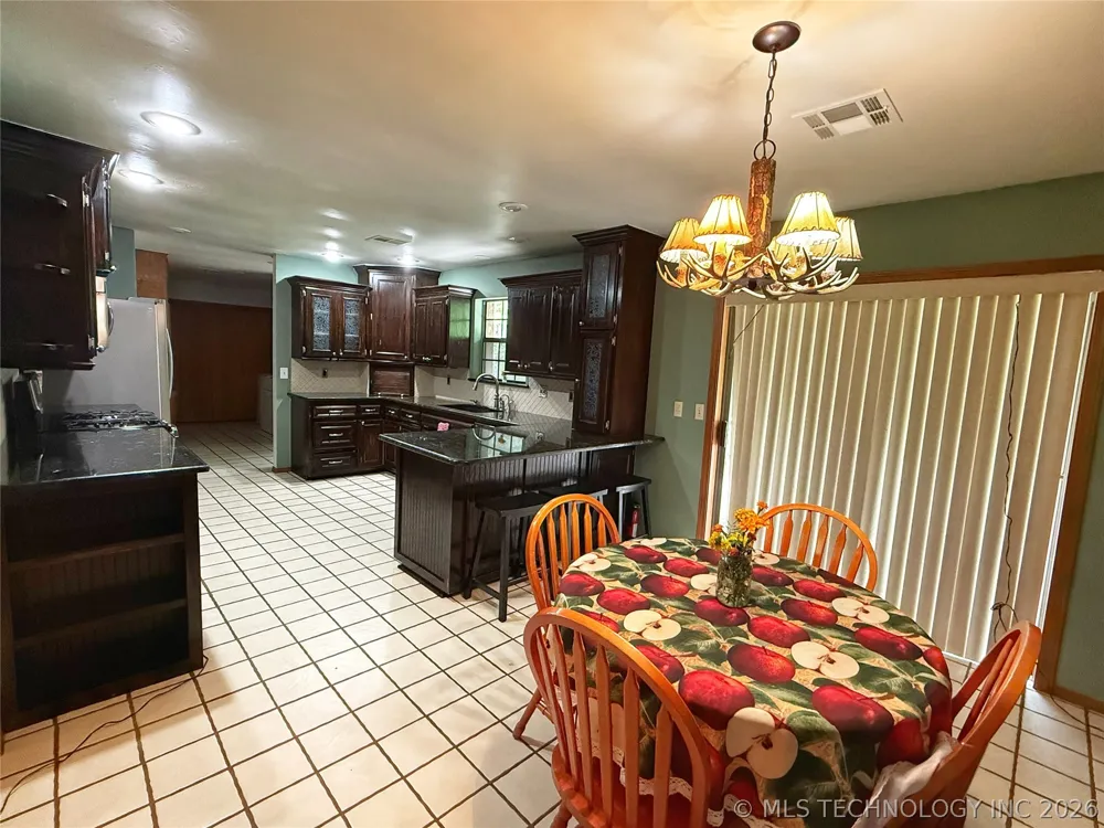 3512 3693P Holdenville, OK 74848
