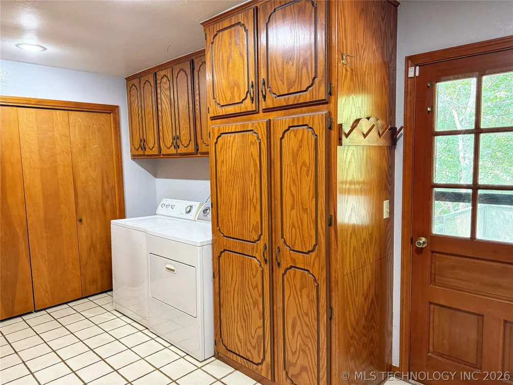 3512 3693P Holdenville, OK 74848