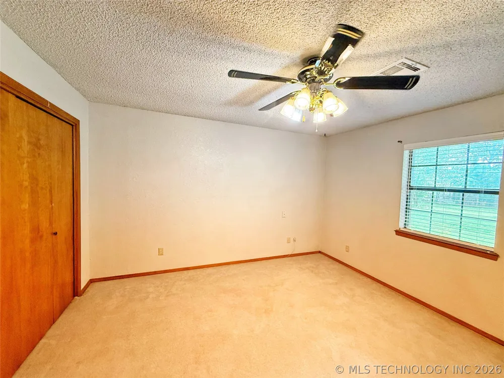 3512 3693P Holdenville, OK 74848