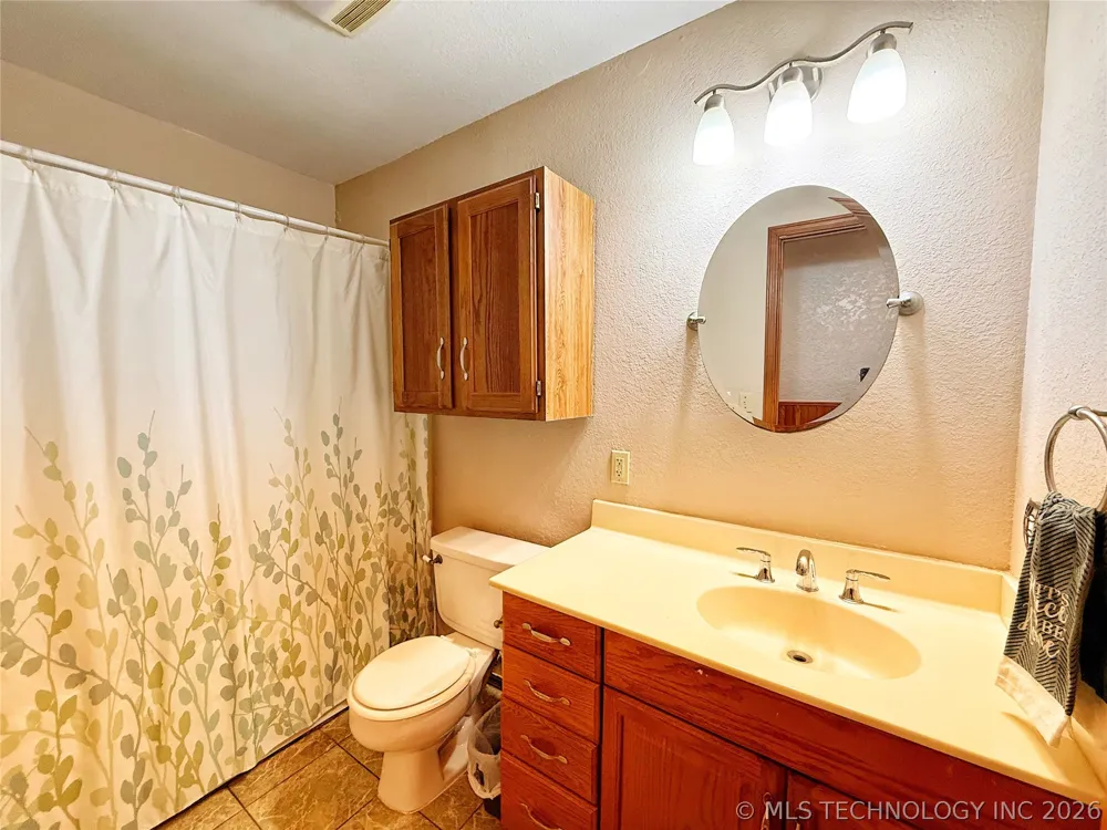 3512 3693P Holdenville, OK 74848