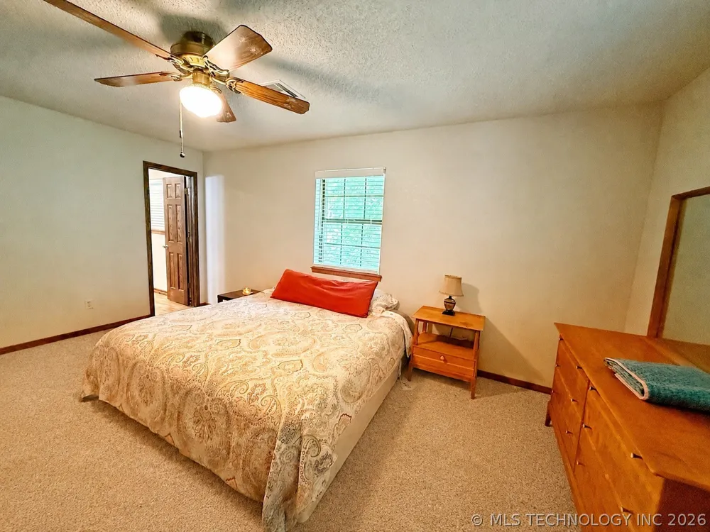 3512 3693P Holdenville, OK 74848