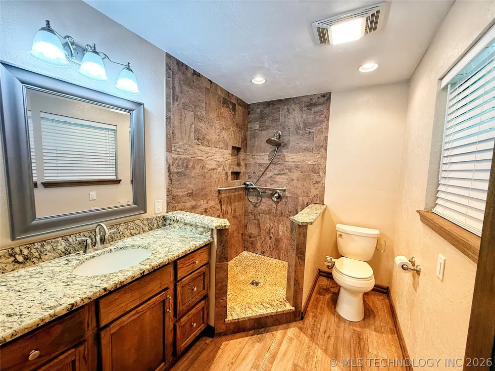 3512 3693P Holdenville, OK 74848