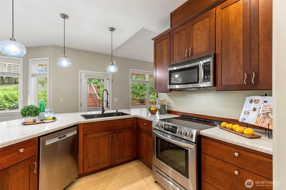 155 Louisa Street Port Townsend, WA 98368
