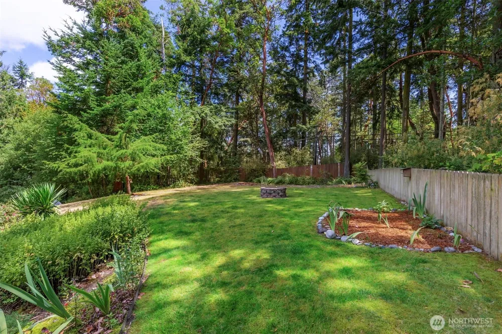155 Louisa Street Port Townsend, WA 98368