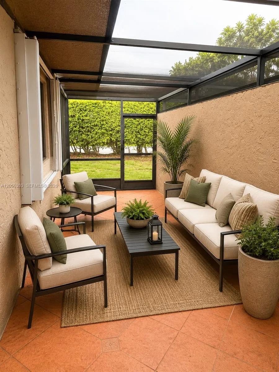 613 Patio Village Way Weston, FL 33326