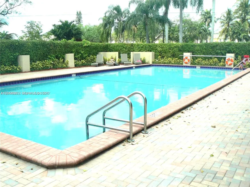 613 Patio Village Way Weston, FL 33326