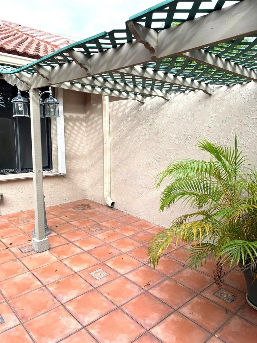 613 Patio Village Way Weston, FL 33326