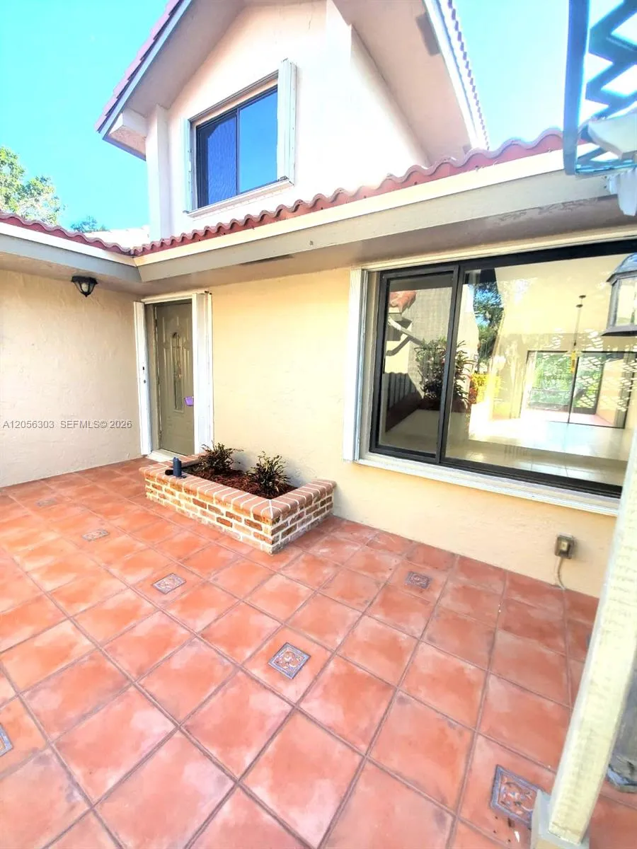 613 Patio Village Way Weston, FL 33326
