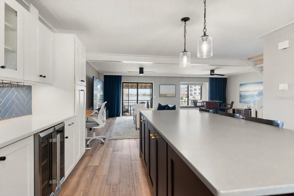 240 WINDWARD PSGE #401 Clearwater Beach, FL 33767