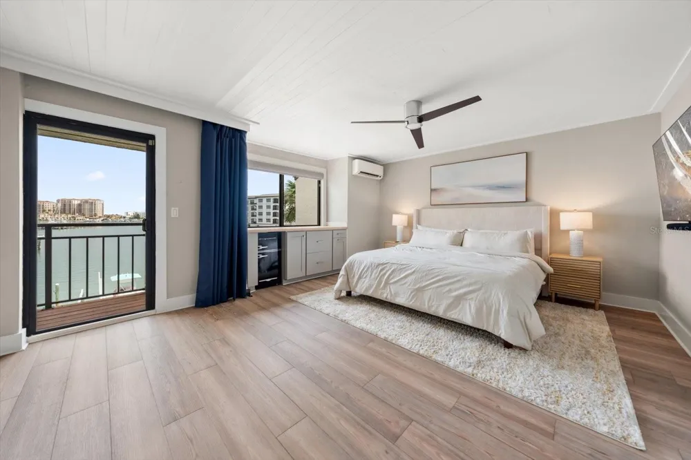 240 WINDWARD PSGE #401 Clearwater Beach, FL 33767