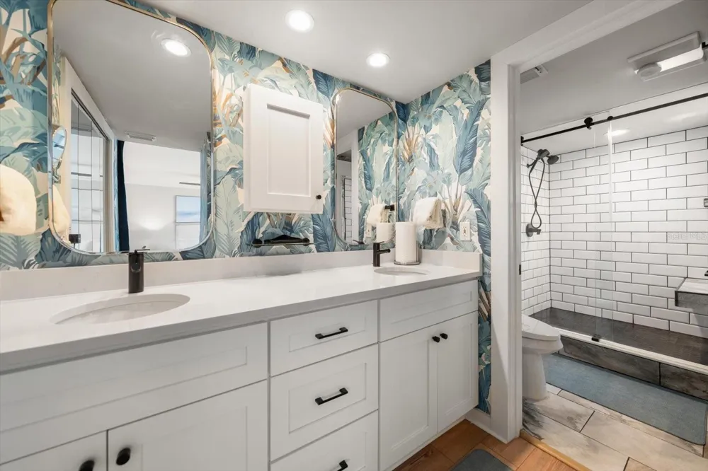 240 WINDWARD PSGE #401 Clearwater Beach, FL 33767