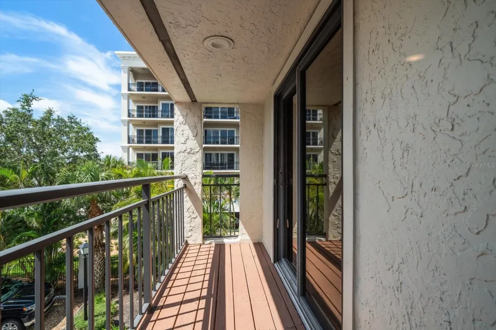 240 WINDWARD PSGE #401 Clearwater Beach, FL 33767