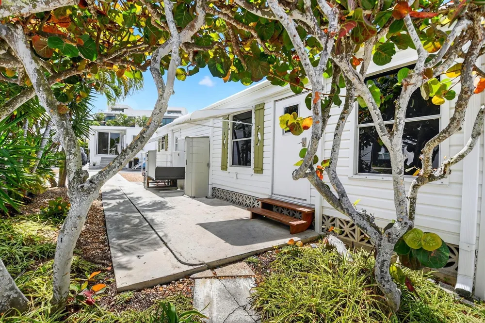 5 Cedar Drive #CD5 Briny Breezes, FL 33435