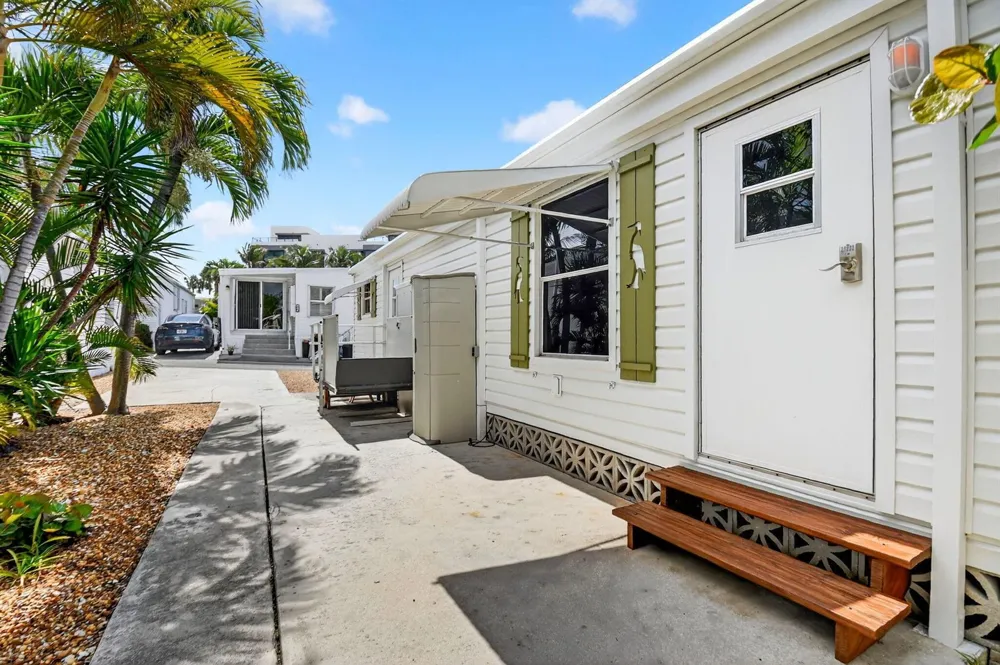 5 Cedar Drive #CD5 Briny Breezes, FL 33435