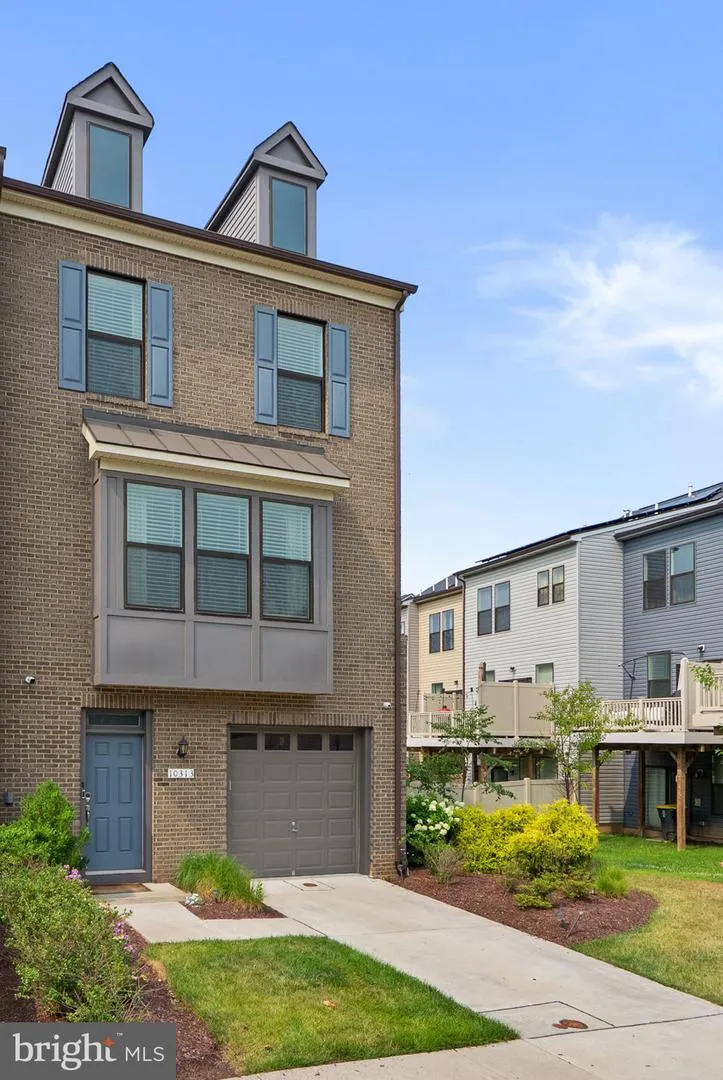 10313 VISTA MEADOW WAY Lanham, MD 20706