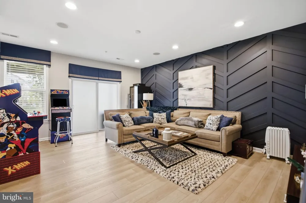10313 VISTA MEADOW WAY Lanham, MD 20706