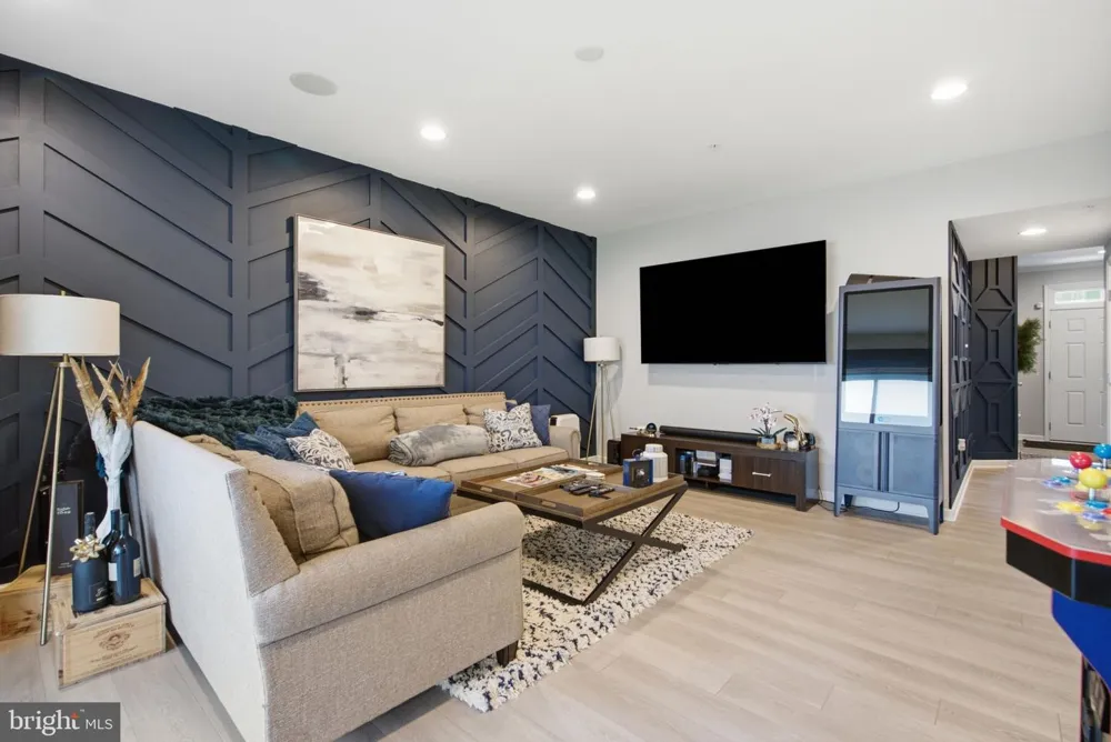 10313 VISTA MEADOW WAY Lanham, MD 20706