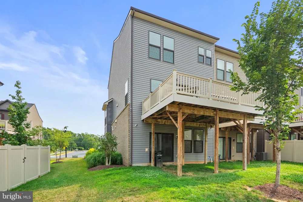 10313 VISTA MEADOW WAY Lanham, MD 20706