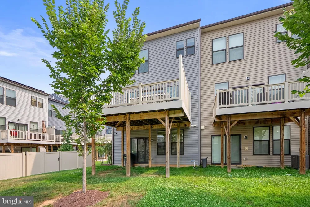 10313 VISTA MEADOW WAY Lanham, MD 20706
