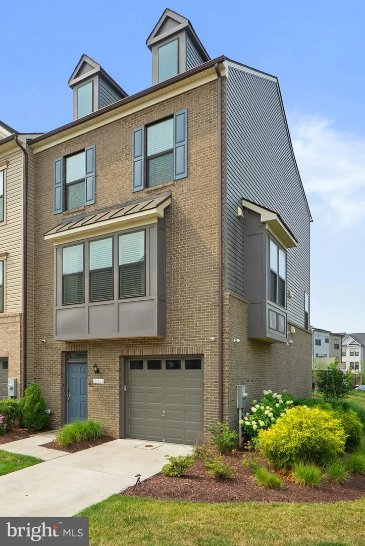 10313 VISTA MEADOW WAY Lanham, MD 20706