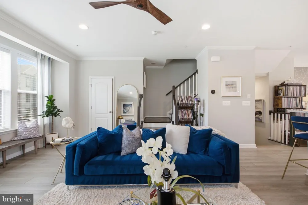 10313 VISTA MEADOW WAY Lanham, MD 20706