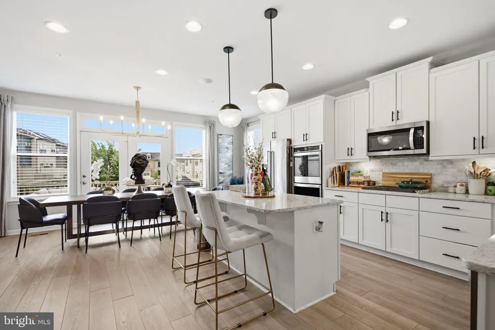 10313 VISTA MEADOW WAY Lanham, MD 20706