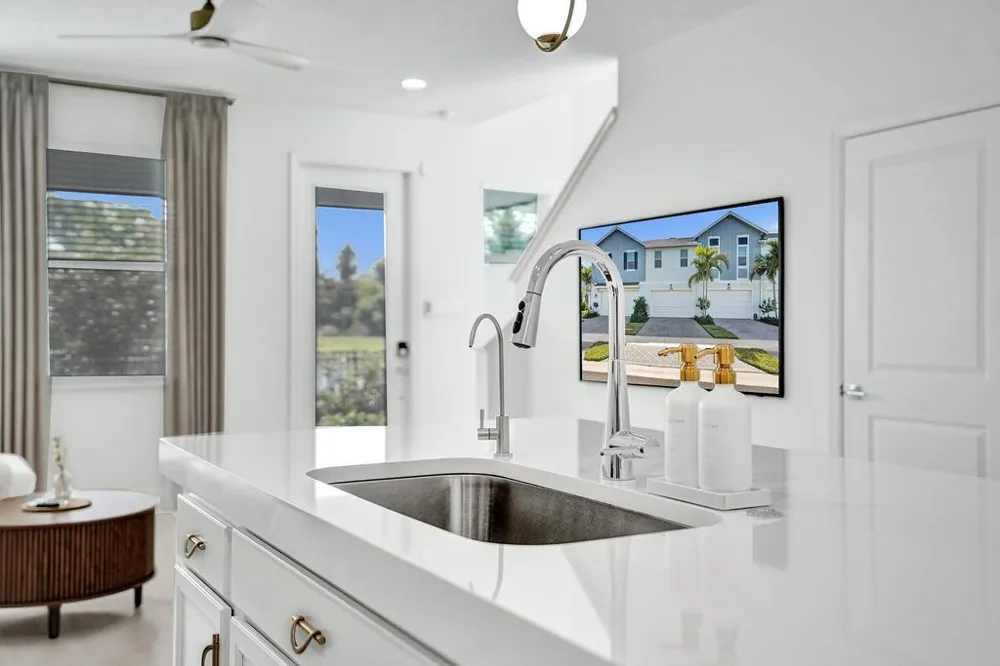 4508 Longwood Lake Square Westlake, FL 33470
