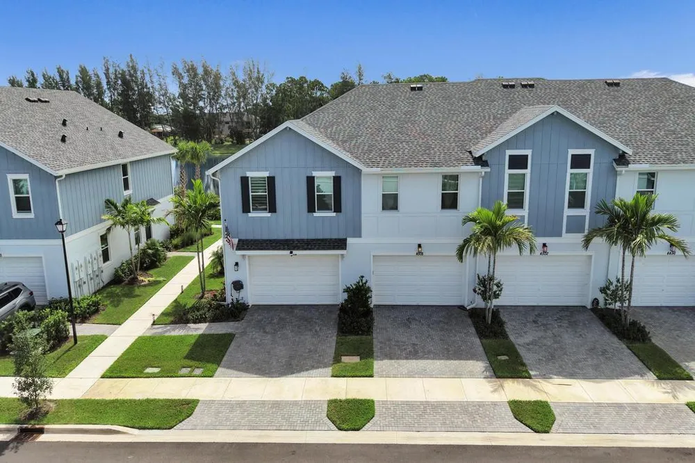 4508 Longwood Lake Square Westlake, FL 33470