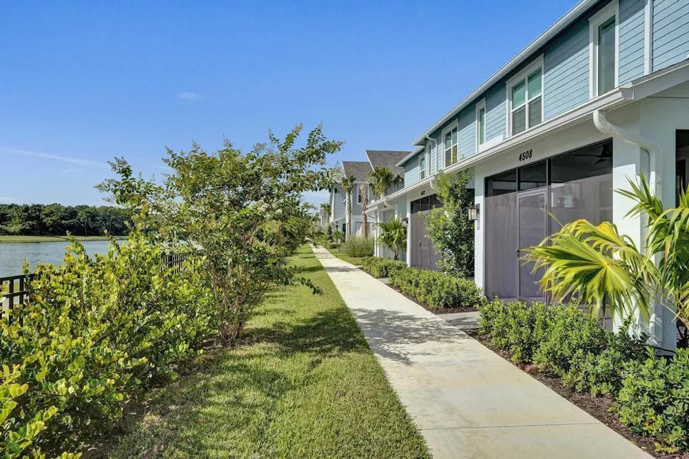 4508 Longwood Lake Square Westlake, FL 33470