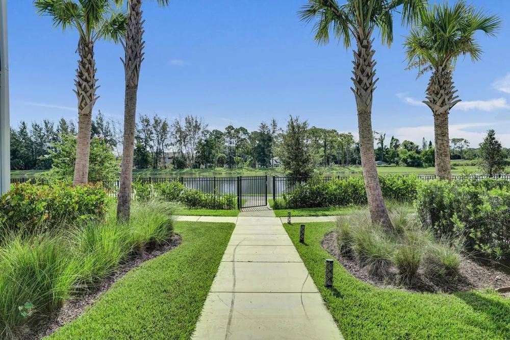 4508 Longwood Lake Square Westlake, FL 33470