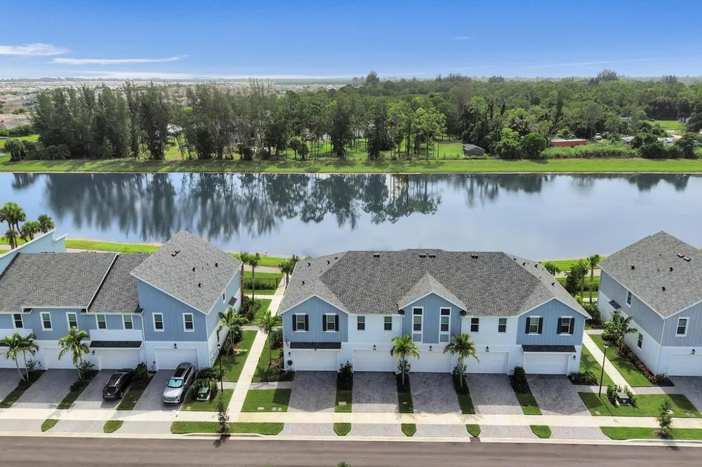 4508 Longwood Lake Square Westlake, FL 33470