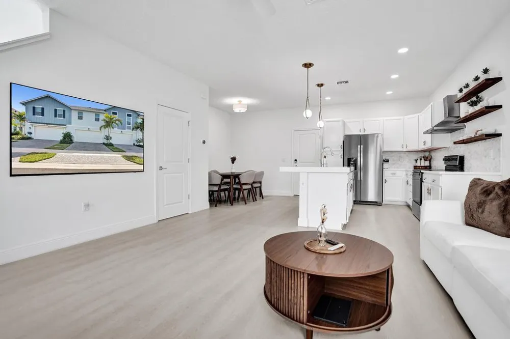4508 Longwood Lake Square Westlake, FL 33470