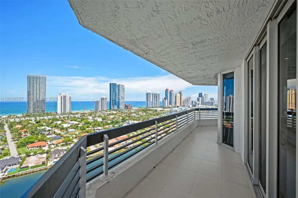 19101 NE 36th Ct #2912 Aventura, FL 33180