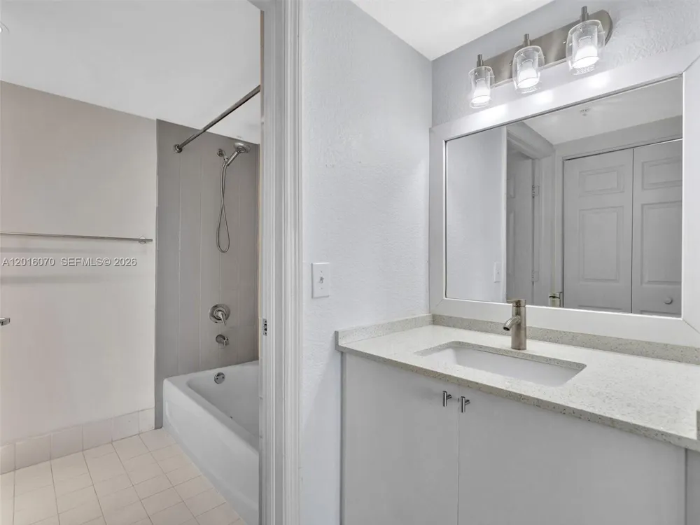 816 NW 11th St #1208 Miami, FL 33136