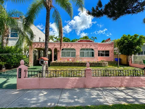 1720 SW 11th Ter