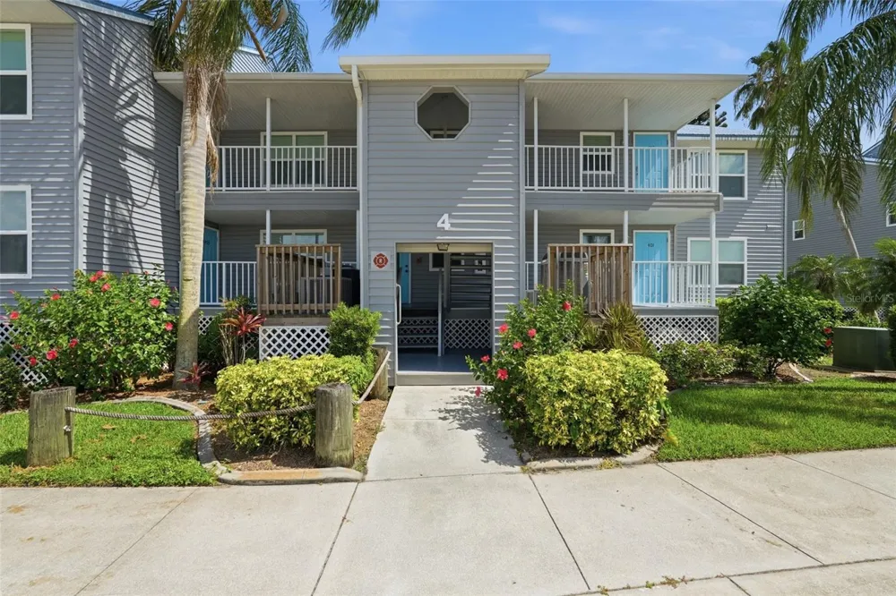 4410 WARREN AVENUE #412 Port Charlotte, FL 33953