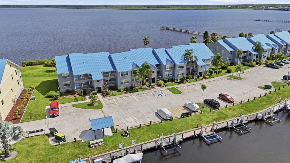 4410 WARREN AVENUE #412 Port Charlotte, FL 33953