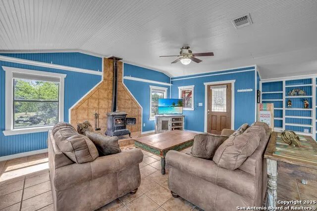 117 ANCIENT COAST RD Fredericksburg, TX 78624