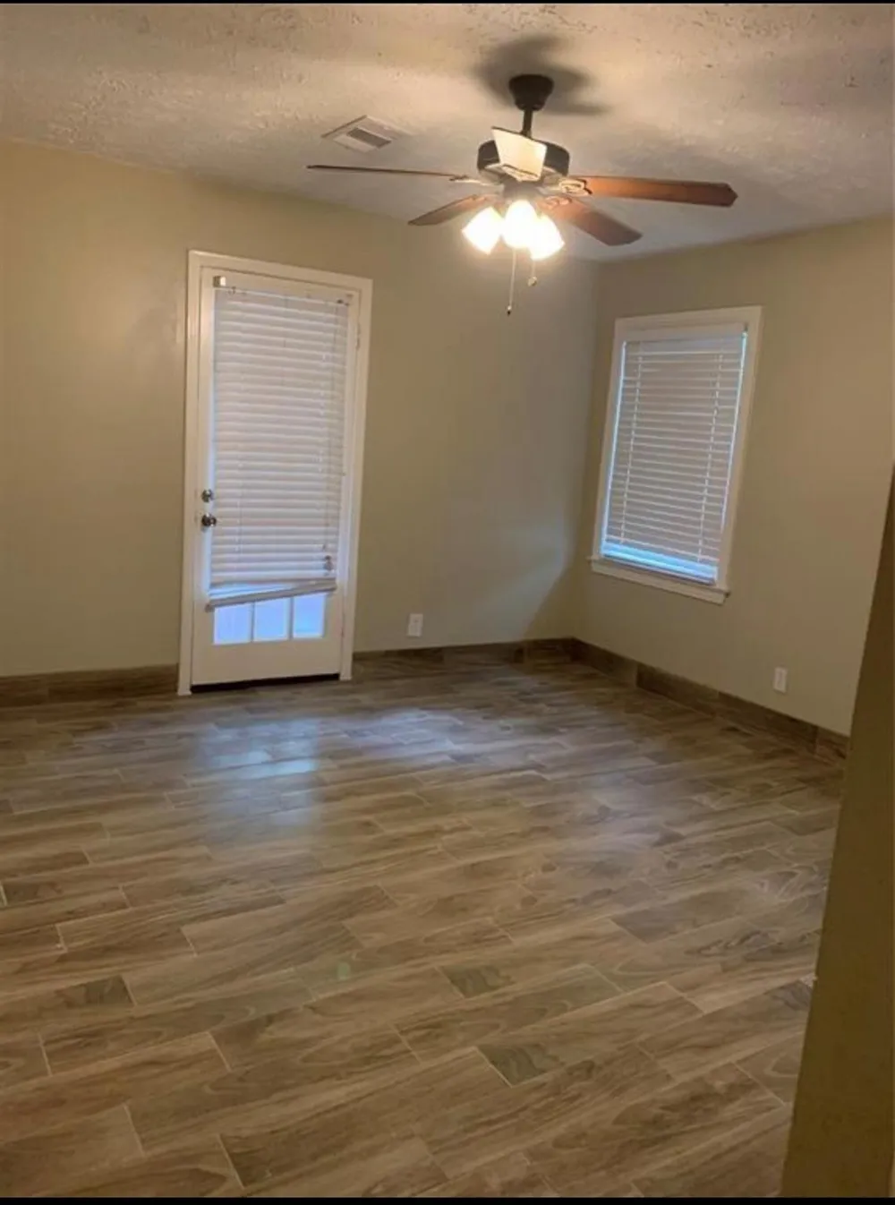 6203 S Rice Avenue Bellaire, TX 77401