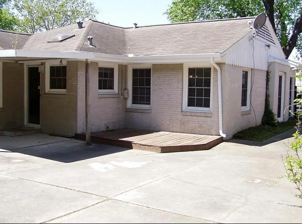 6203 S Rice Avenue Bellaire, TX 77401