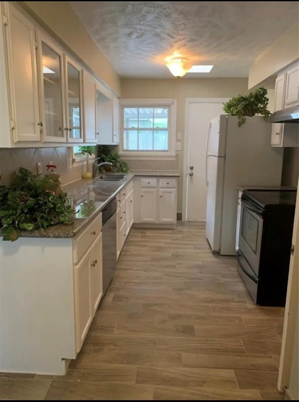 6203 S Rice Avenue Bellaire, TX 77401