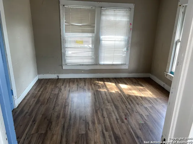 822 High Uvalde, TX 78801