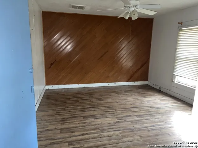 822 High Uvalde, TX 78801