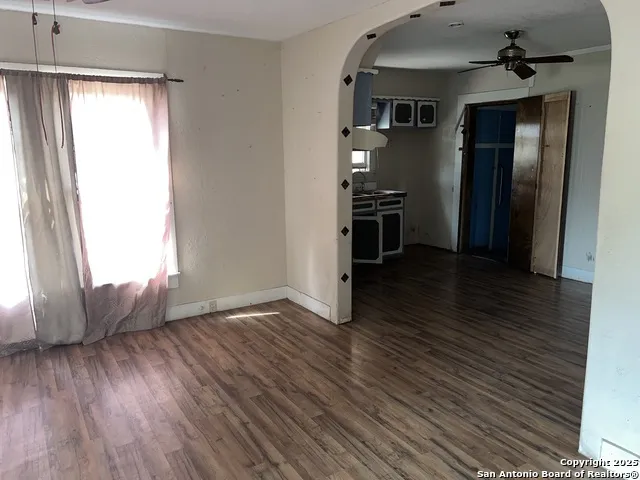 822 High Uvalde, TX 78801