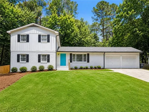 298 W Wind Drive SW